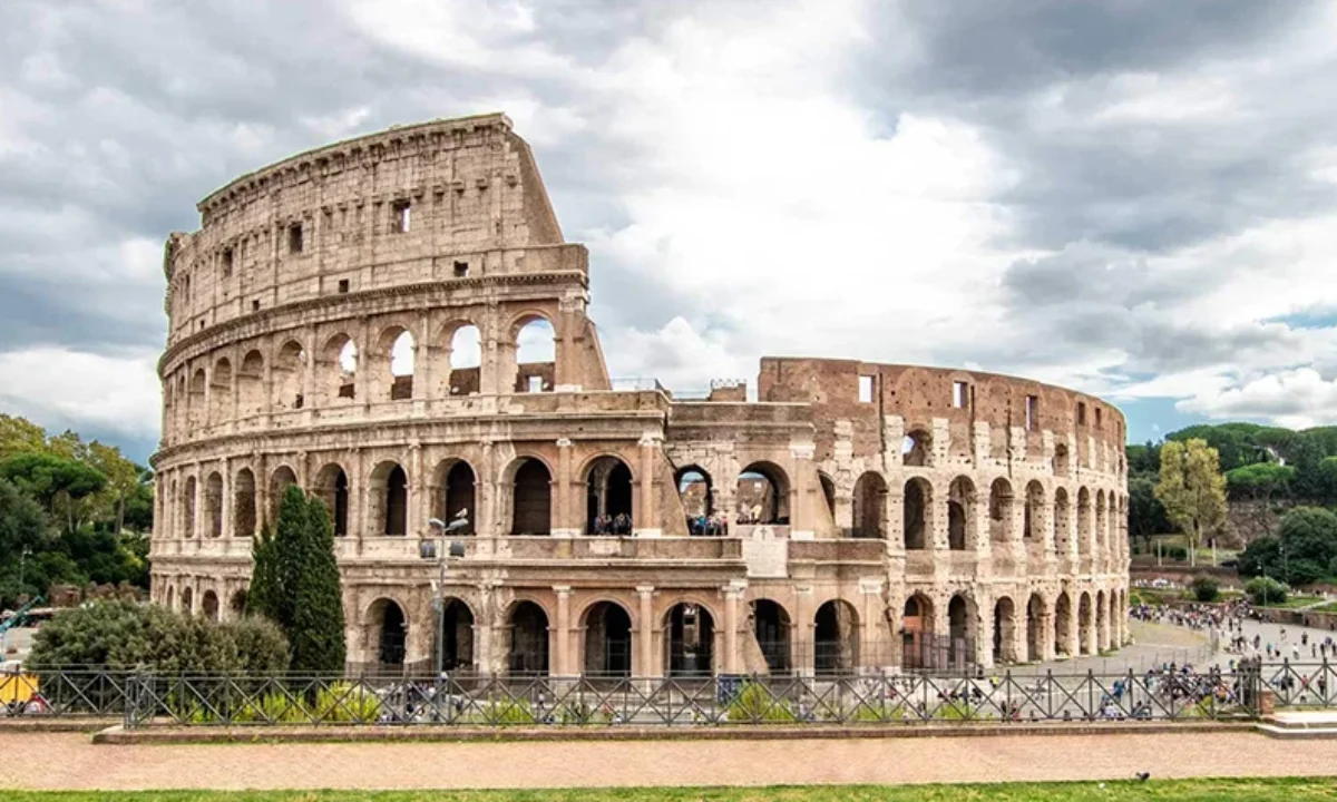 famous-landmarks-in-Europe-1200x720