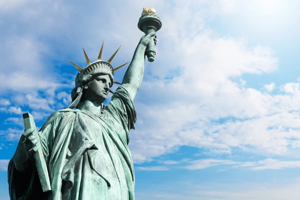 usa-statue-liberty-on-sky-600nw-2092739203